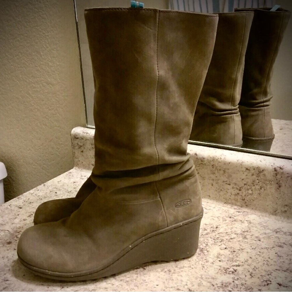 KEEN FOOTWEAR Akita wedge boots